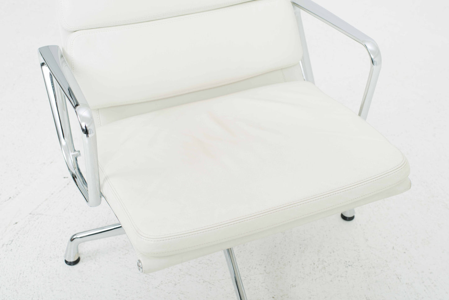 Vintage Sessel EA 222 Soft Pad von Charles und Ray Eames für Vitra