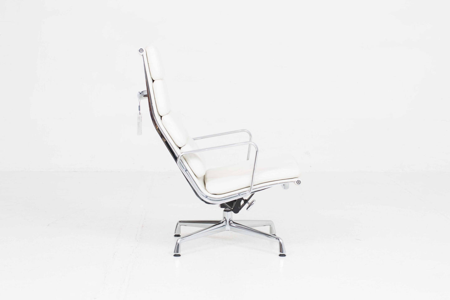 Vintage Sessel EA 222 Soft Pad von Charles und Ray Eames für Vitra