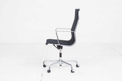 Chaise de bureau Vitra EA 119 de Charles et Ray Eames en hopsack noir