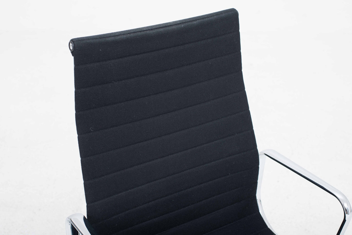 Chaise de bureau Vitra EA 119 de Charles et Ray Eames en hopsack noir