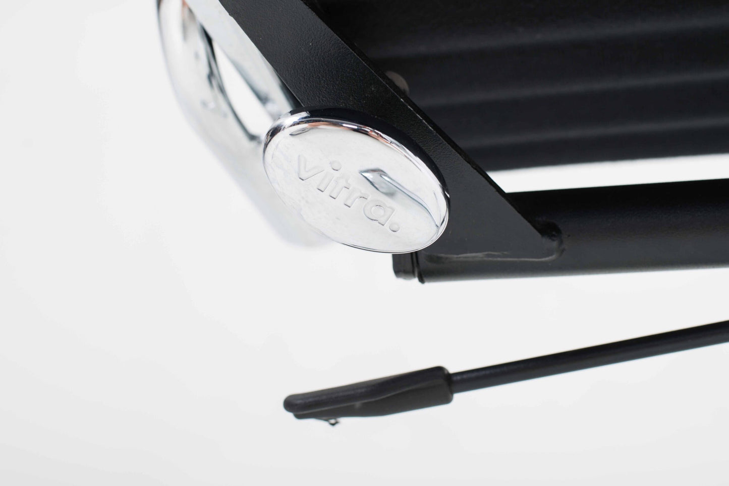 Chaise de bureau Vitra EA 119 de Charles et Ray Eames en hopsack noir