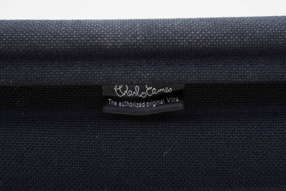 Chaise de bureau Vitra EA 119 de Charles et Ray Eames en hopsack noir