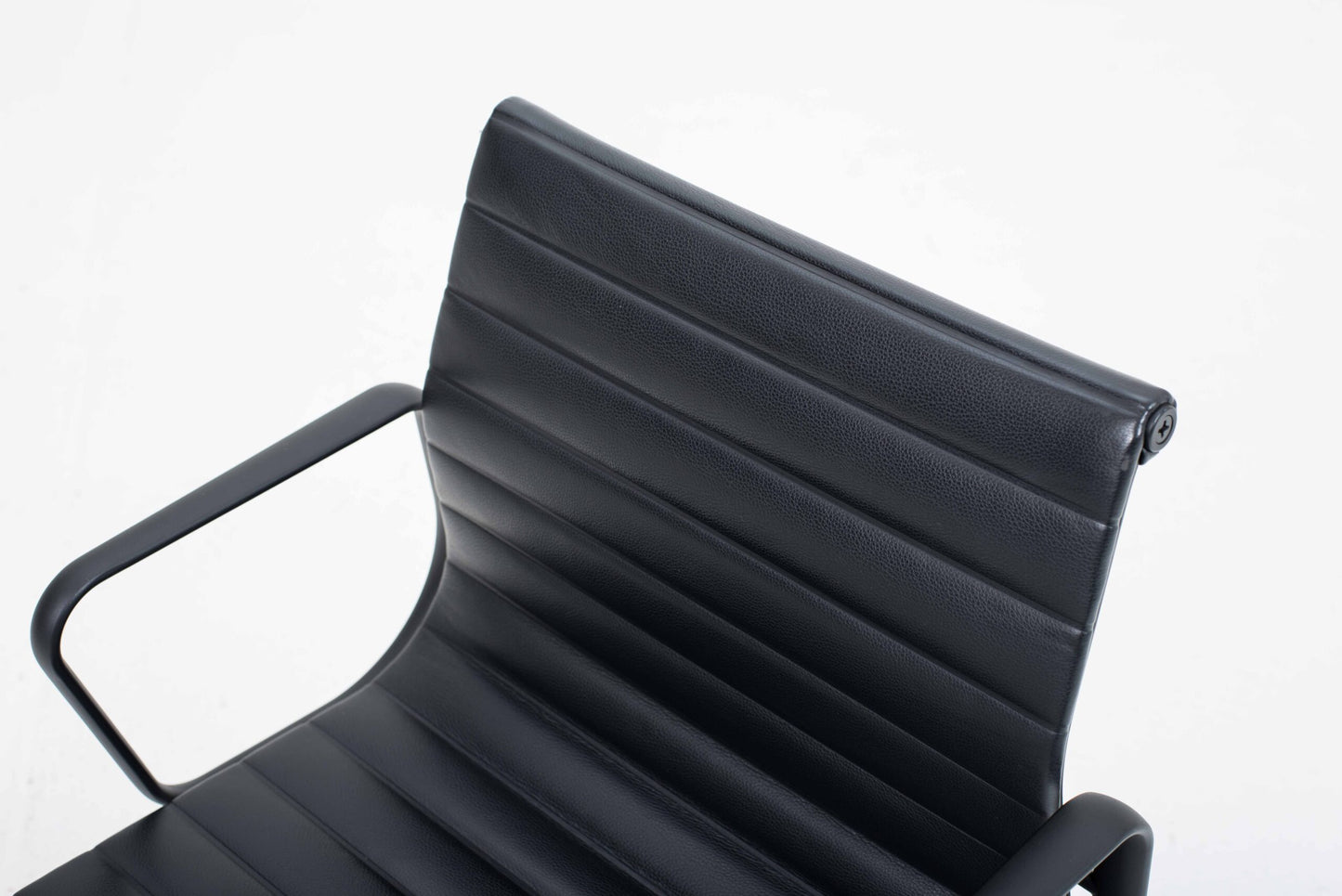 Vintage Stuhl EA 104 von Charles und Ray Eames für Vitra