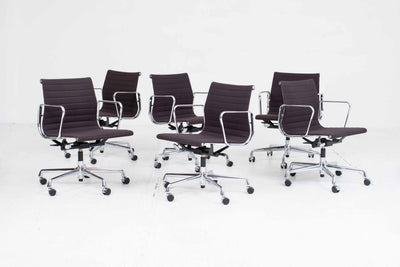 Vitra EA 117 Bürostuhl von Eames in Hopsak Kastanie/Moorbraun