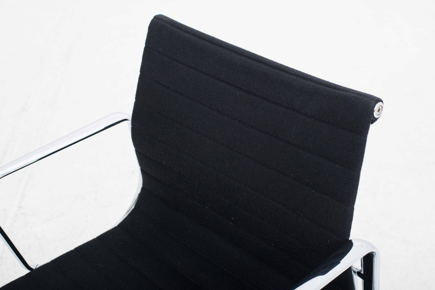 Vitra EA 117 Bürostuhl von Eames in schwarzem Hopsak