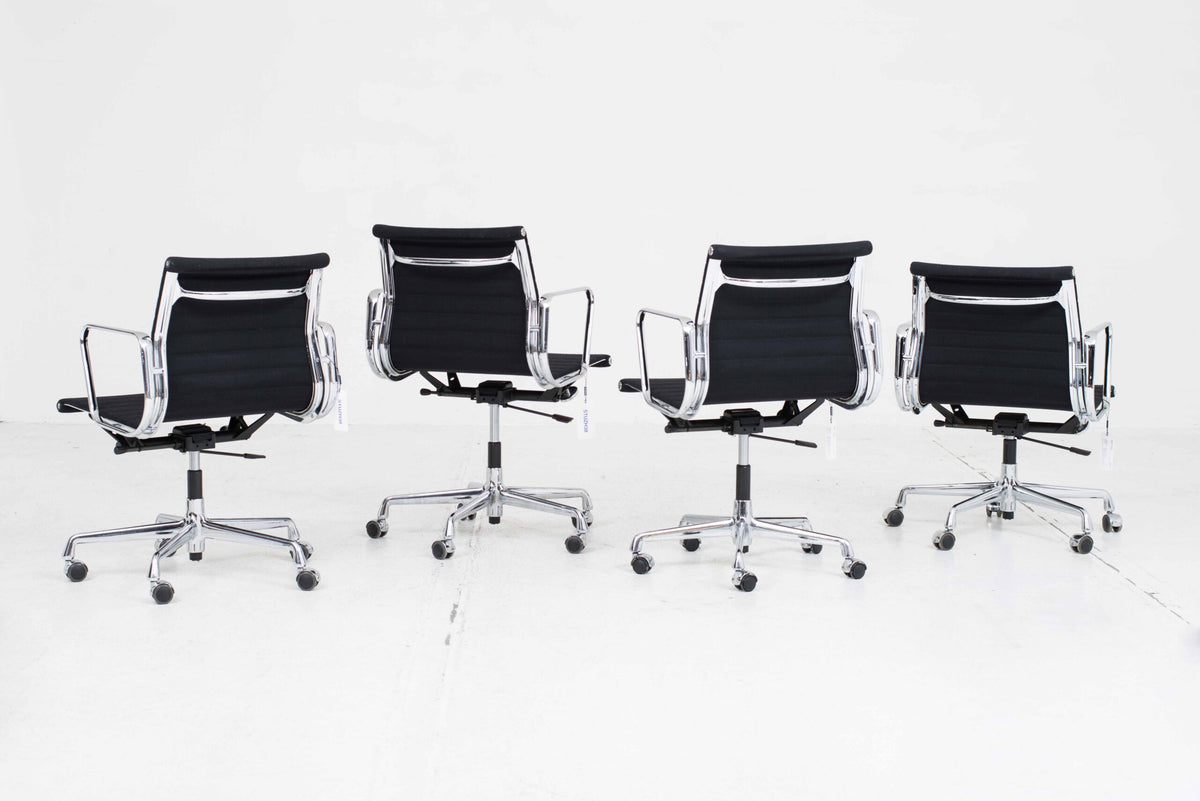 Vitra EA 117 Bürostuhl von Eames in schwarzem Hopsak