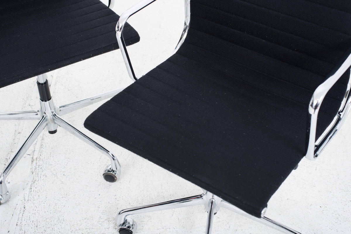 Vitra EA 117 Bürostuhl von Eames in schwarzem Hopsak