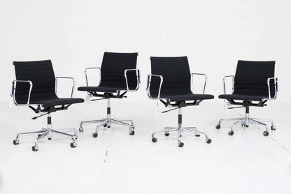Vitra EA 117 Bürostuhl von Eames in schwarzem Hopsak
