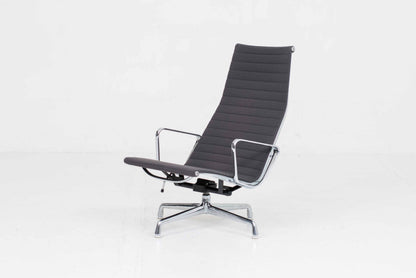 Vintage Sessel EA 124 von Charles und Ray Eames für Vitra
