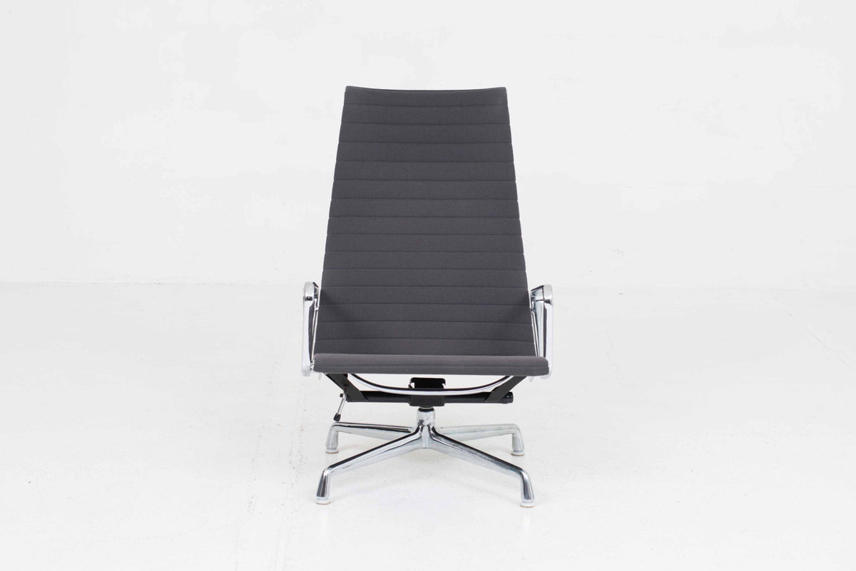 Vintage Sessel EA 124 von Charles und Ray Eames für Vitra