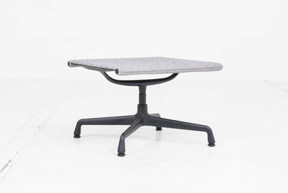 Ottoman Vitra EA 125 de Charles et Ray Eames en gris