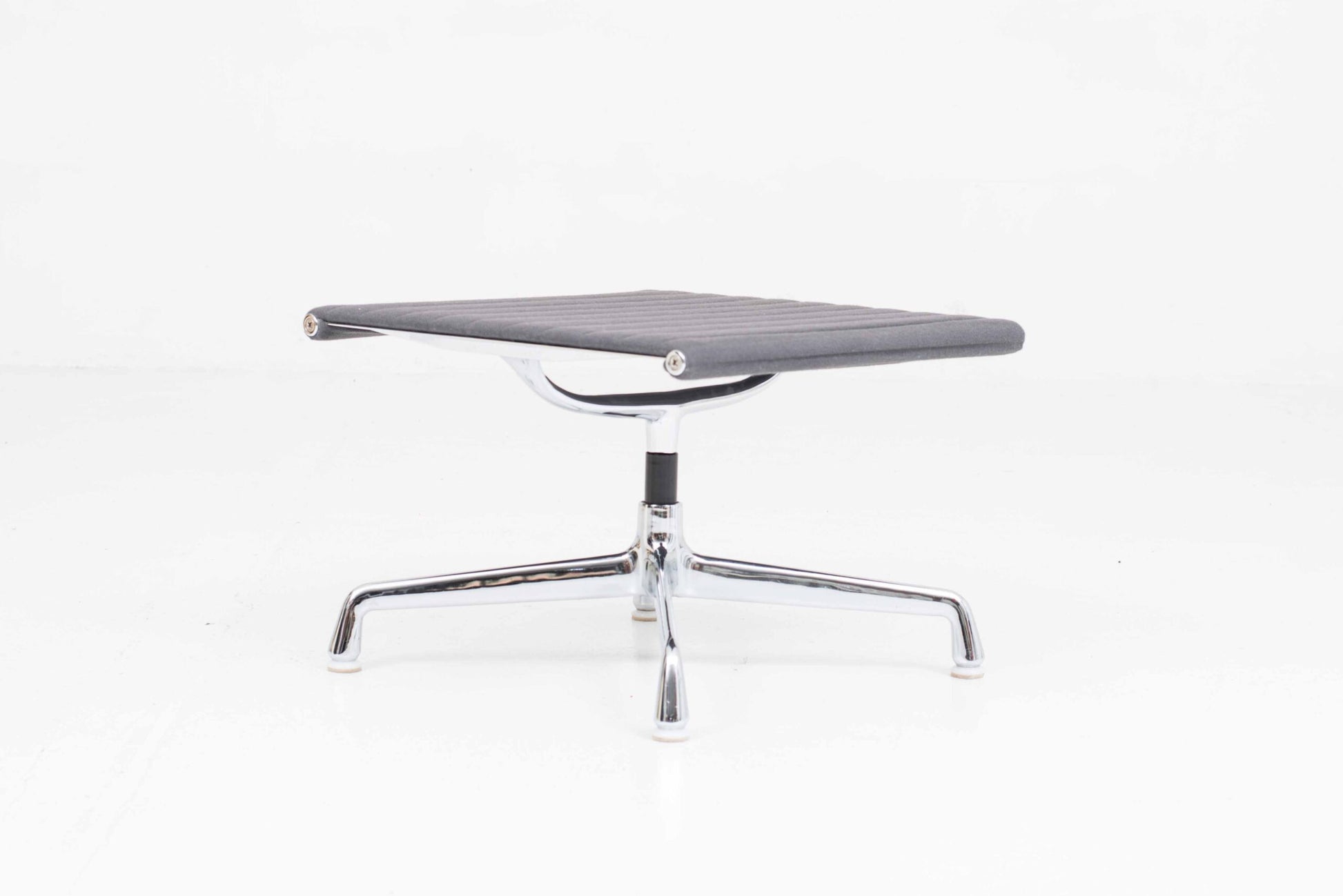 Vintage Hocker EA 125 von Charles und Ray Eames für Vitra