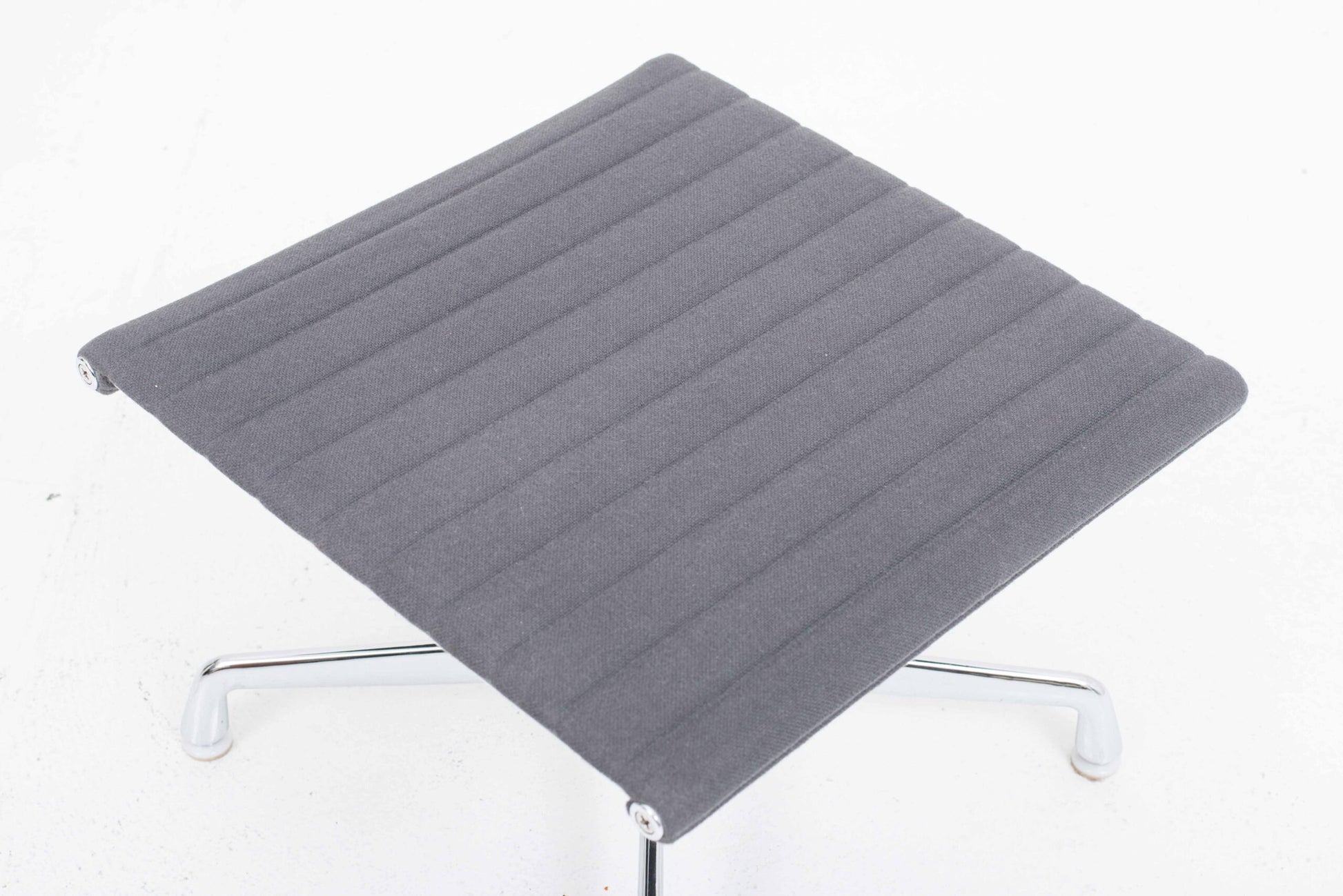 Vintage Hocker EA 125 von Charles und Ray Eames für Vitra