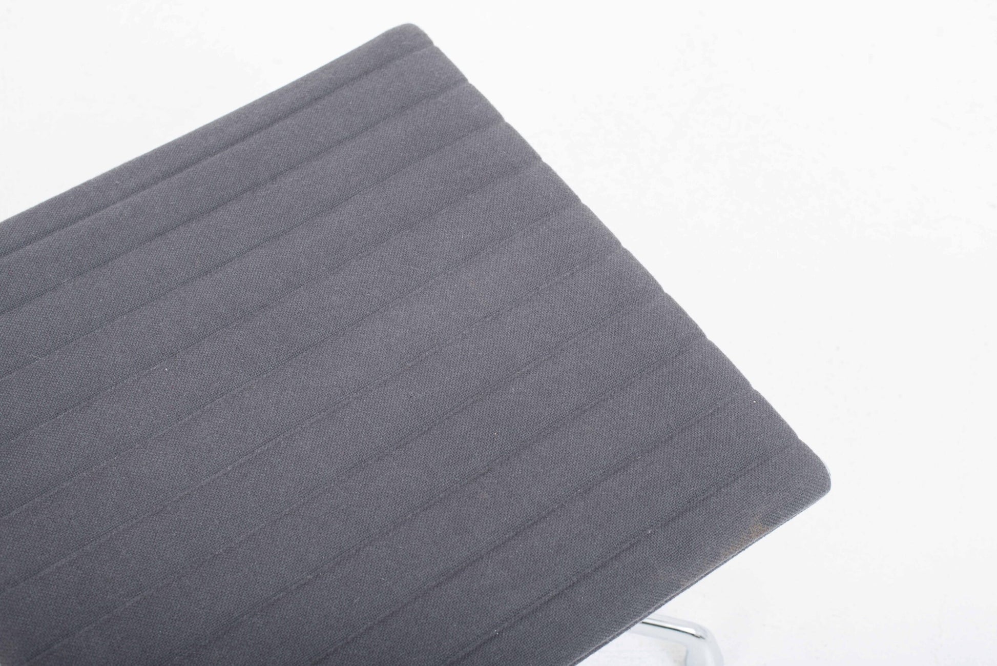 Vintage Hocker EA 125 von Charles und Ray Eames für Vitra