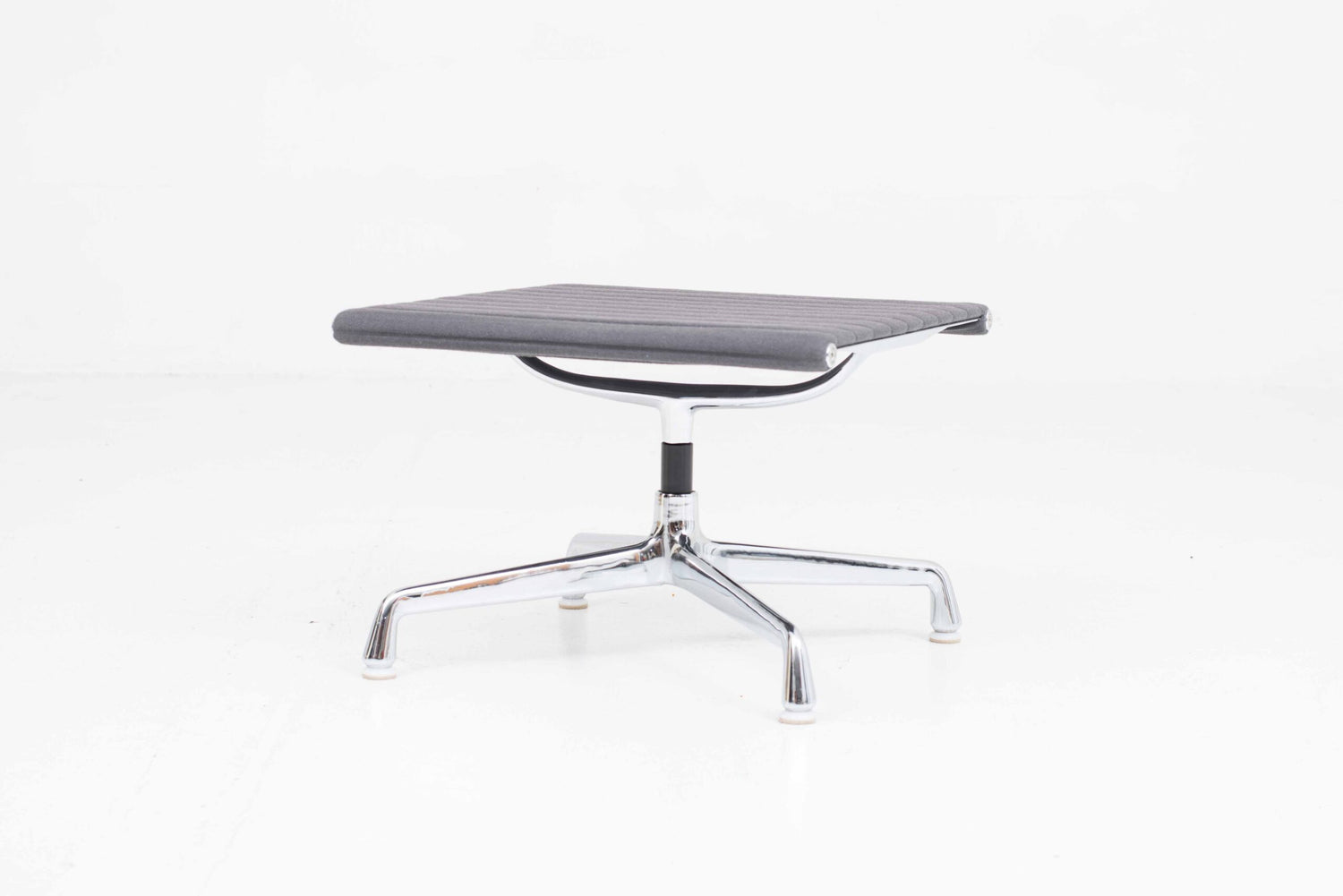 Vintage Hocker EA 125 von Charles und Ray Eames für Vitra