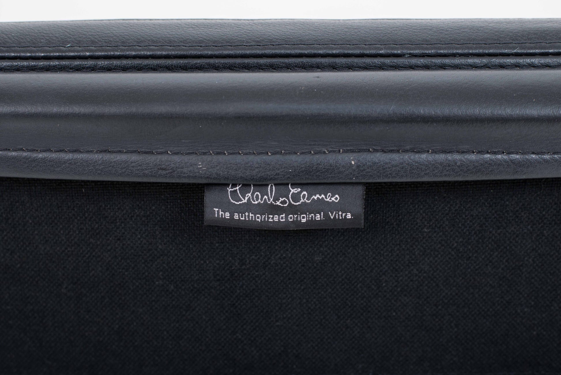 Vintage Bürostuhl EA 219 Soft Pad von Eames für Vitra in schwarzem Leder