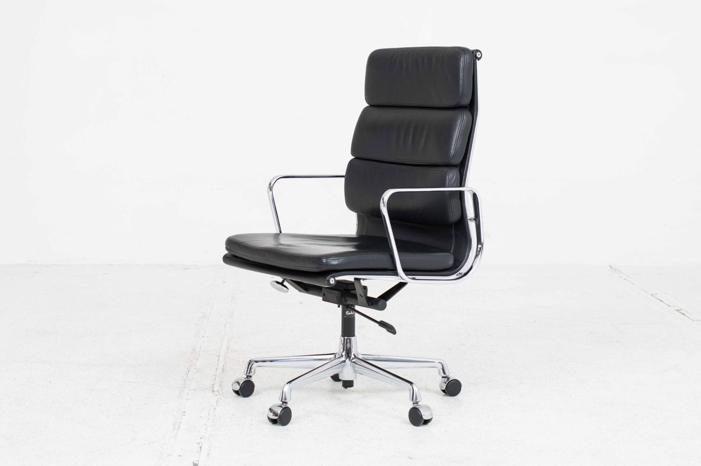 Vintage Bürostuhl EA 219 Soft Pad von Eames für Vitra in schwarzem Leder