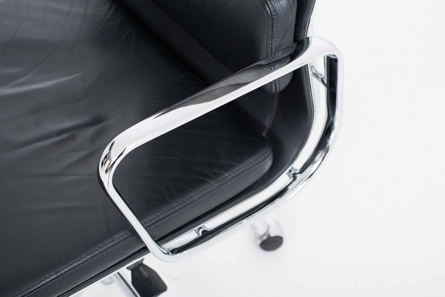 Vintage Bürostuhl EA 219 Soft Pad von Eames für Vitra in schwarzem Leder