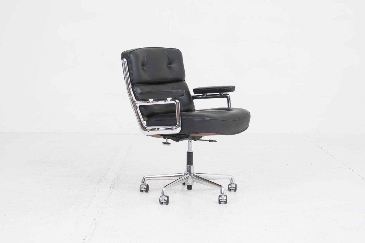 Vintage Lobby Chair by Charles Eames for Vitra black leather