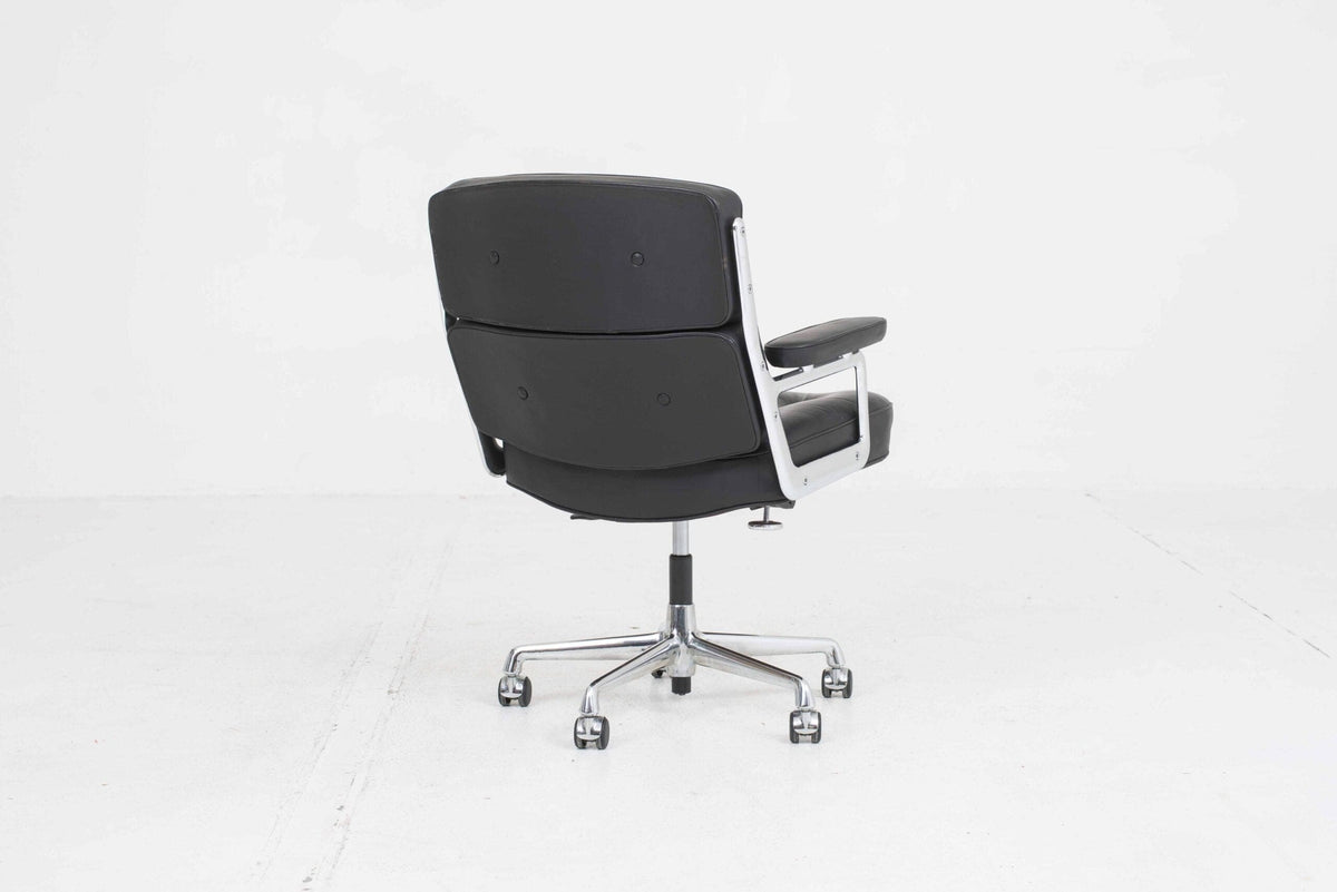 Vintage Lobby Chair by Charles Eames for Vitra black leather