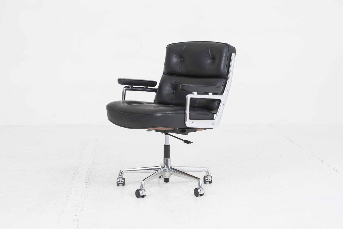 Vintage Lobby Chair by Charles Eames for Vitra black leather