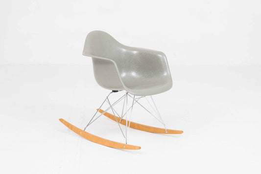 Vintage Schaukelstuhl RAR von Charles und Ray Eames für Vitra Raw Umber