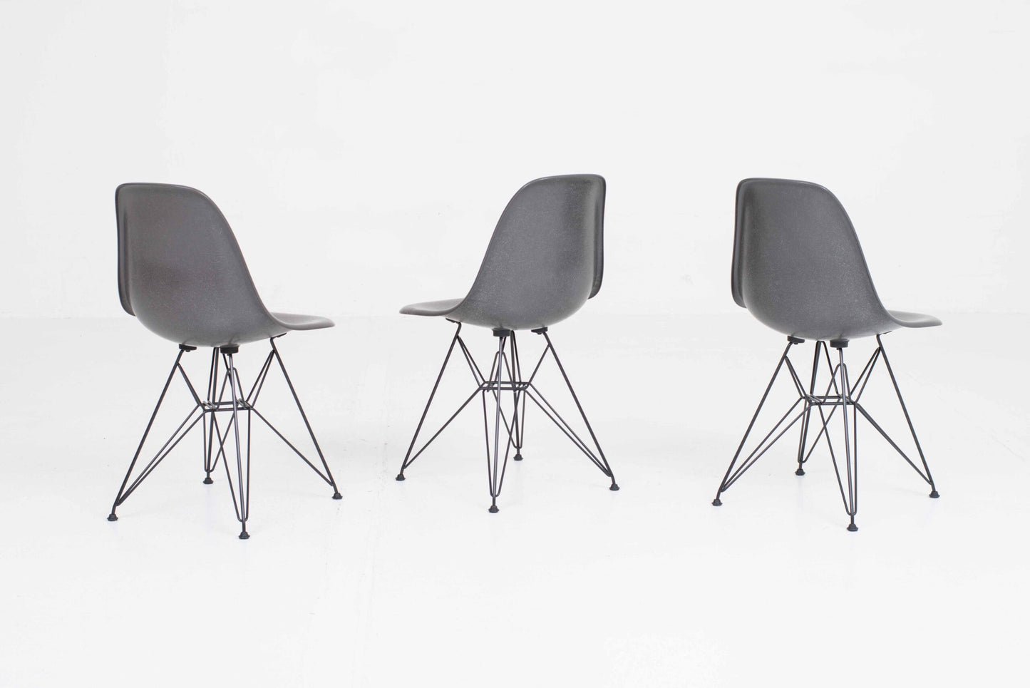 Vintage Stuhl DSR von Charles und Ray Eames für Vitra Elephant Hide Grey Schwarz