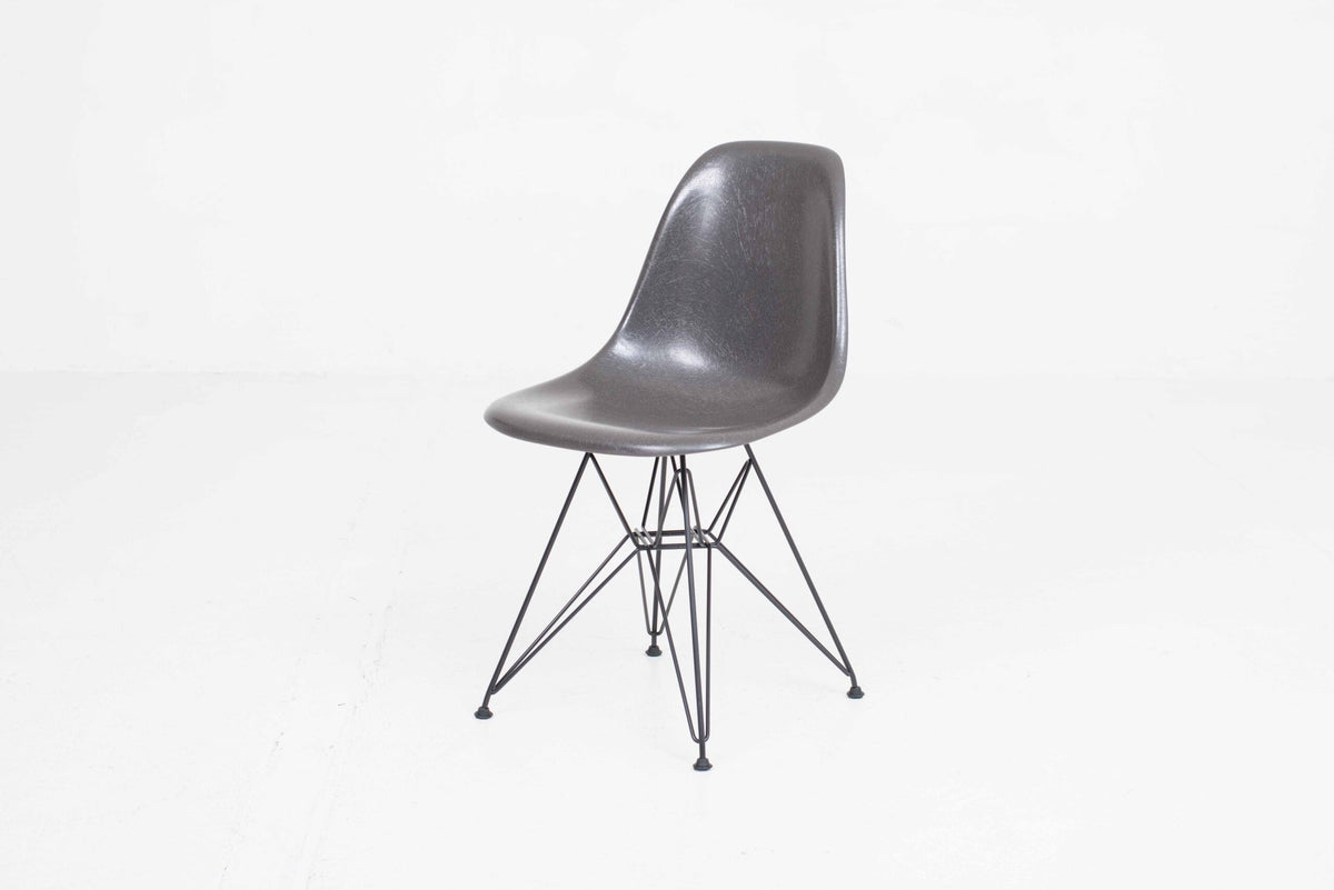 Vintage Stuhl DSR von Charles und Ray Eames für Vitra Elephant Hide Grey Schwarz