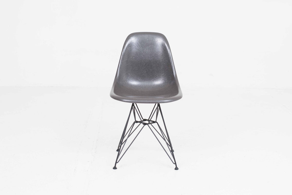 Vintage Stuhl DSR von Charles und Ray Eames für Vitra Elephant Hide Grey Schwarz