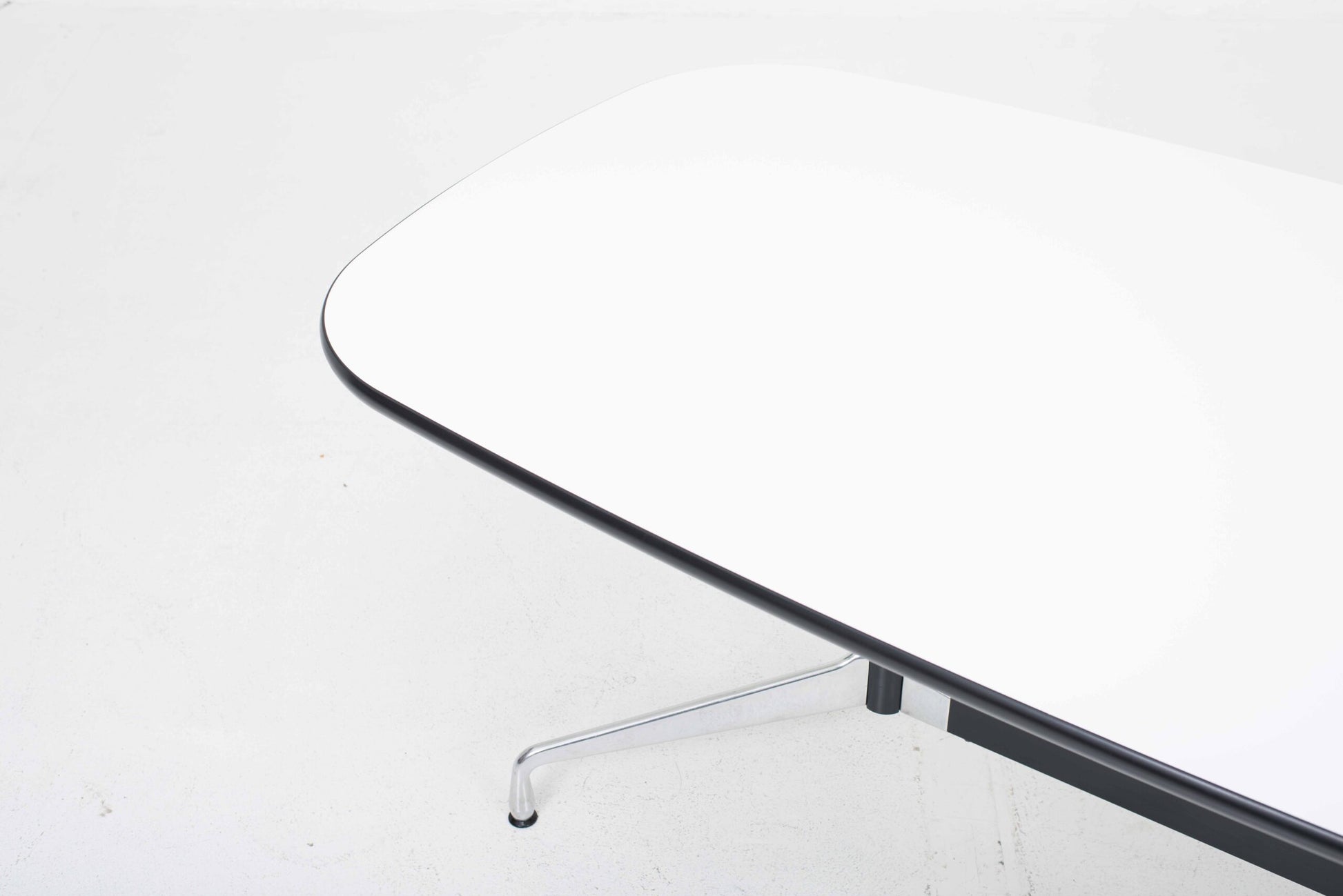 Vintage Tisch Segmented Table von Charles und Ray Eames für Vitra