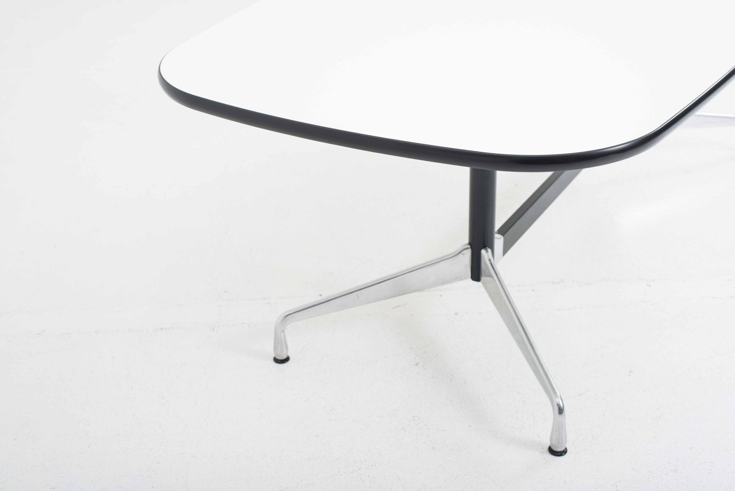 Vintage Tisch Segmented Table von Charles und Ray Eames für Vitra