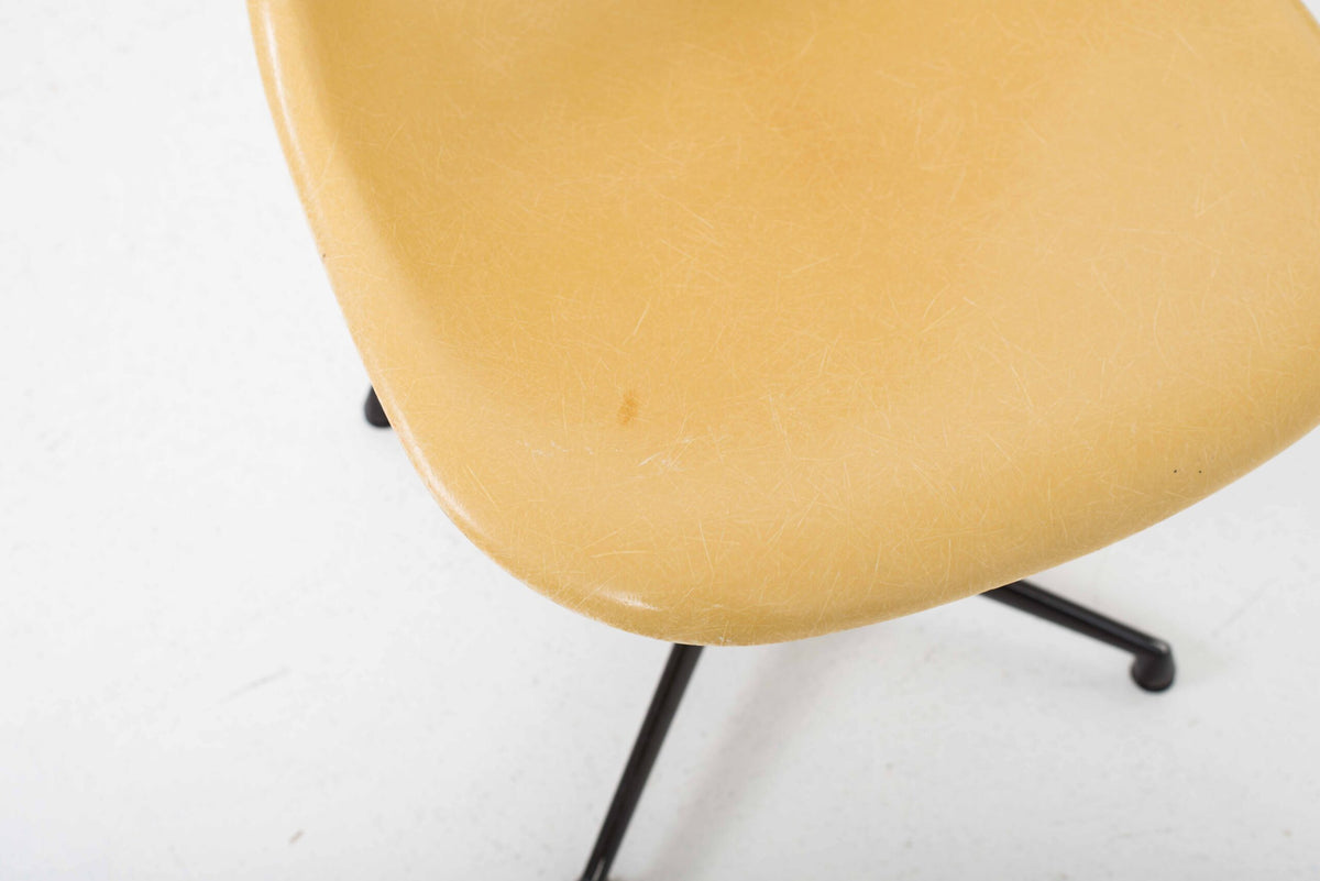 Vintage Stuhl La Fonda von Charles und Ray Eames für Vitra und Herman Miller, Ochre Dark