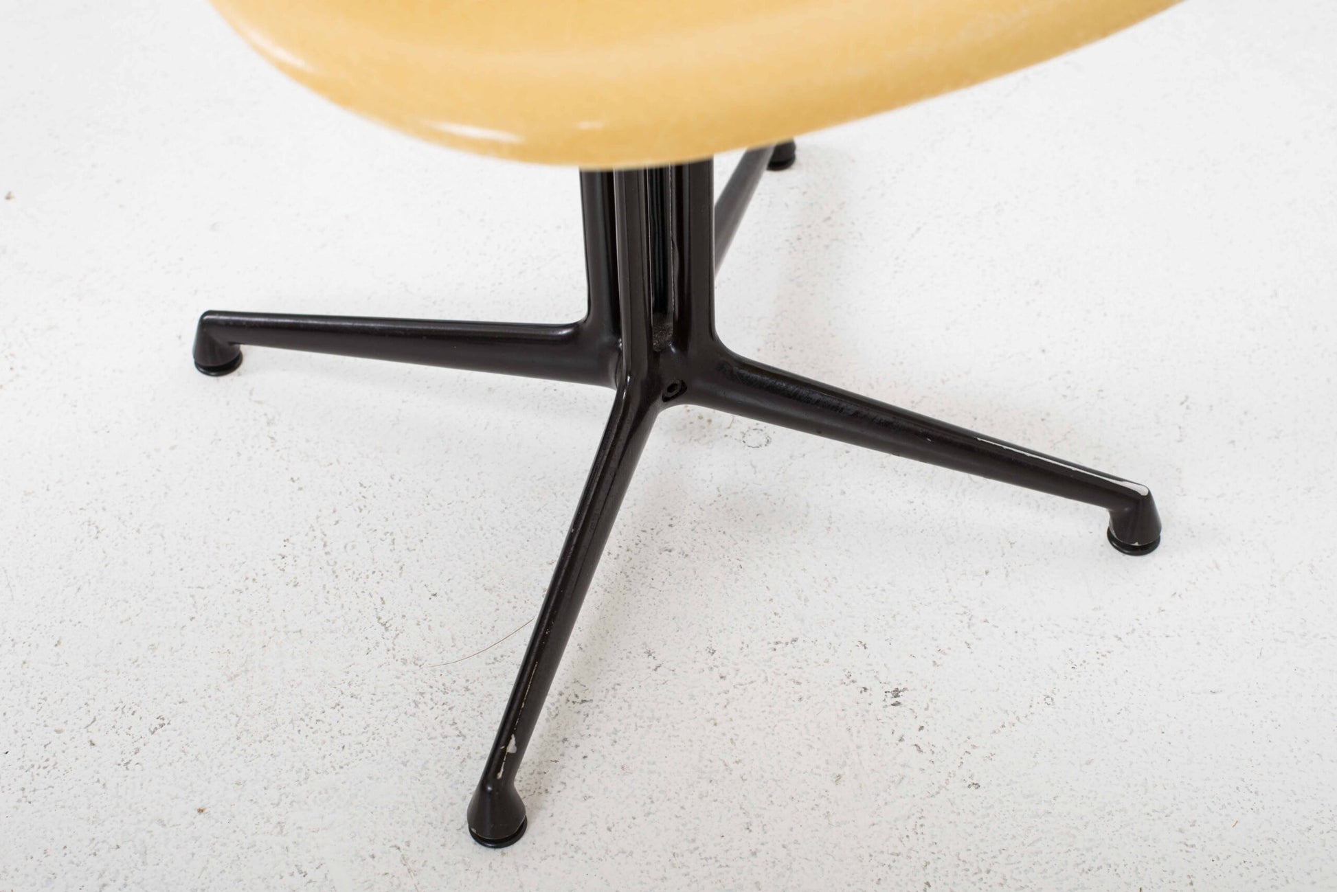 Vintage Stuhl La Fonda von Charles und Ray Eames für Vitra und Herman Miller, Ochre Dark