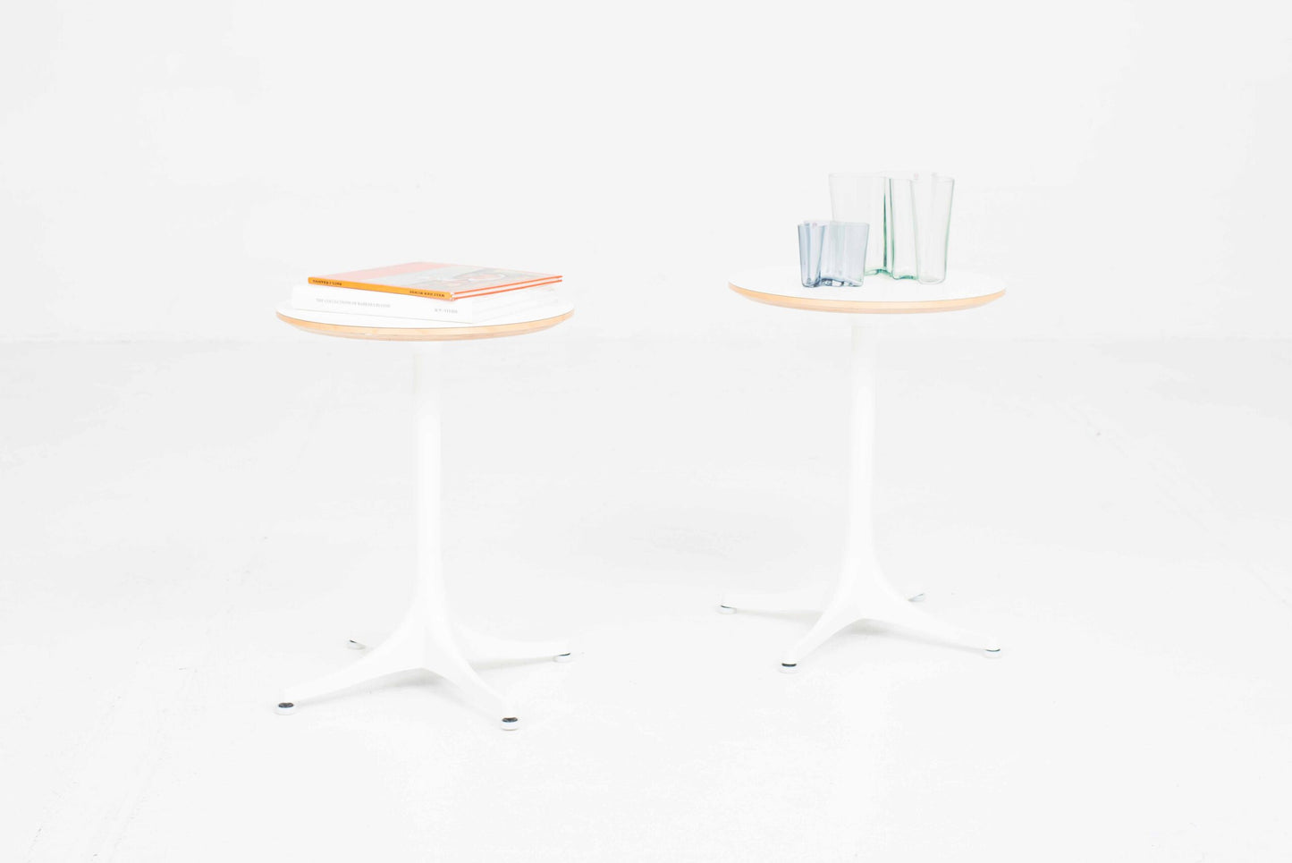 Vintage Beistelltisch Pedestal Table von George Nelson für Vitra in Weiß