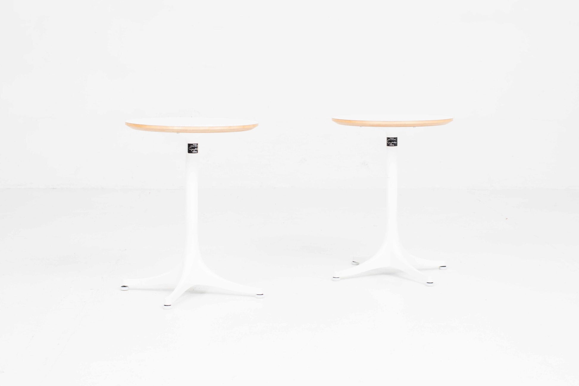 Vintage Beistelltisch Pedestal Table von George Nelson für Vitra in Weiß