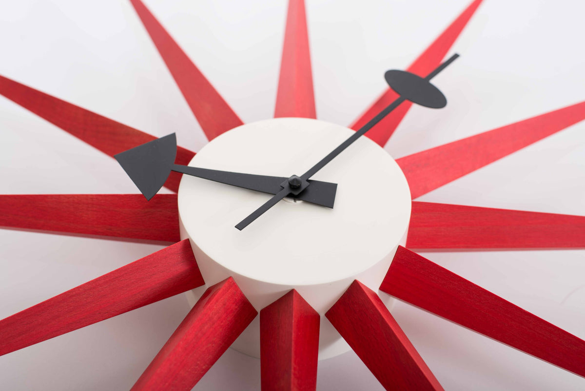 Horloge vintage Sunburst de George Nelson pour Vitra en rouge