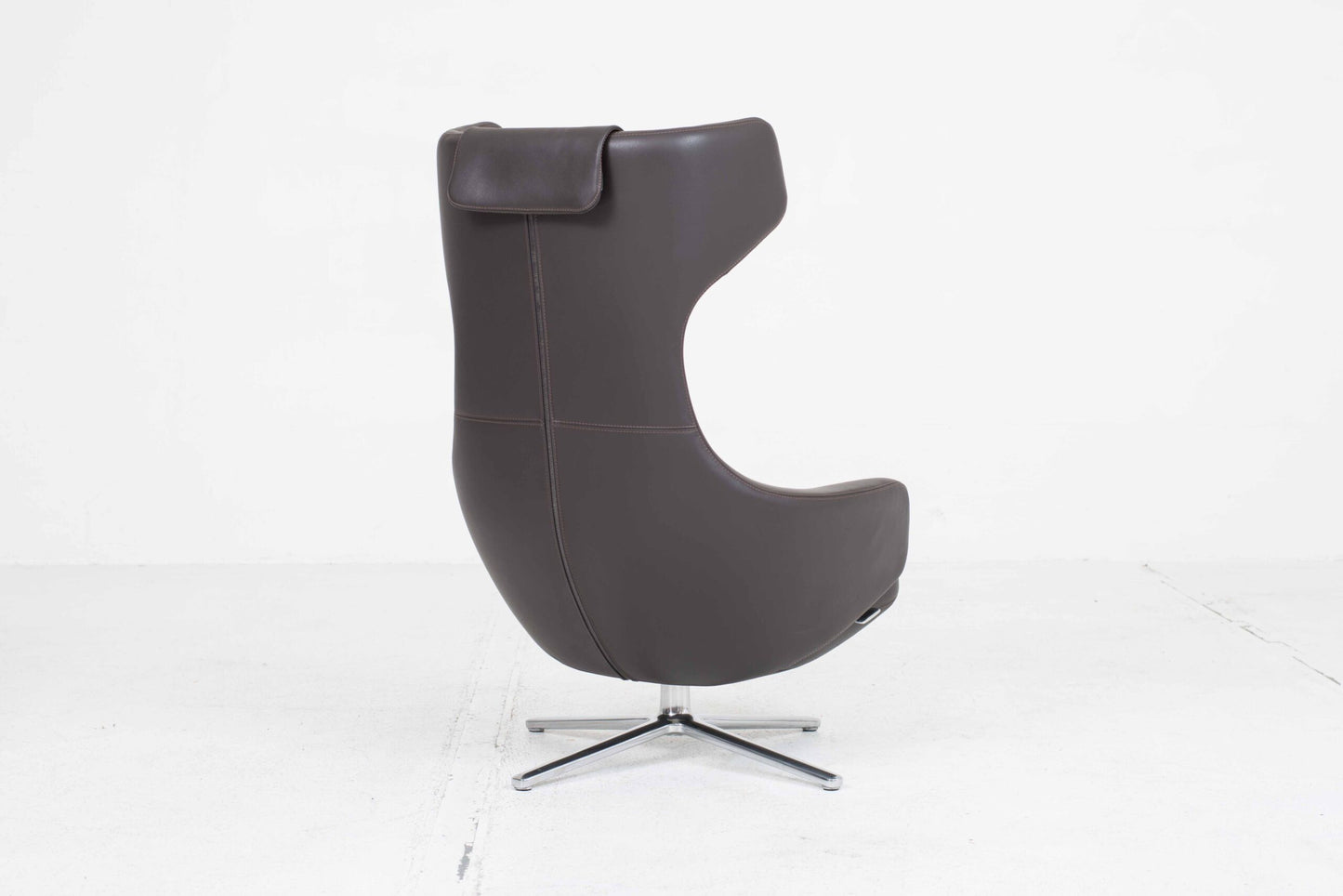 Fauteuil et ottoman Vitra Grand Repos par Antonio Citterio