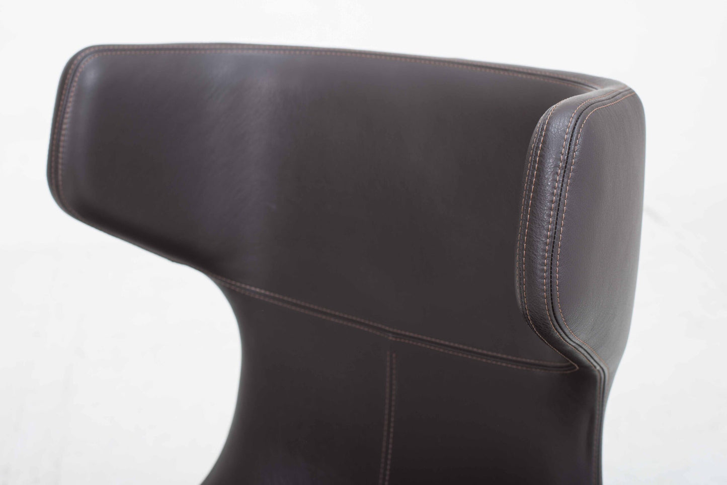 Fauteuil et ottoman Vitra Grand Repos par Antonio Citterio