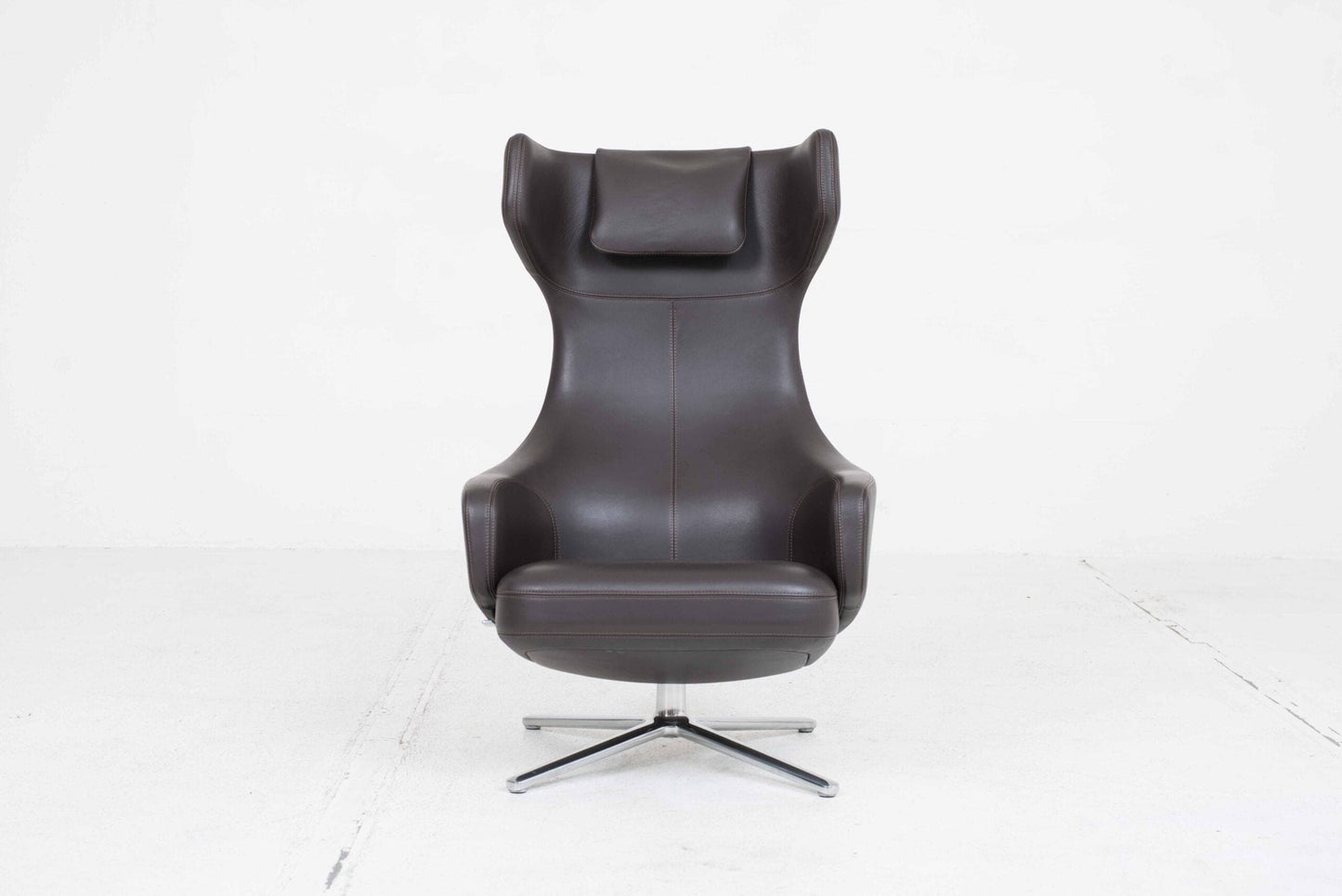 Fauteuil et ottoman Vitra Grand Repos par Antonio Citterio
