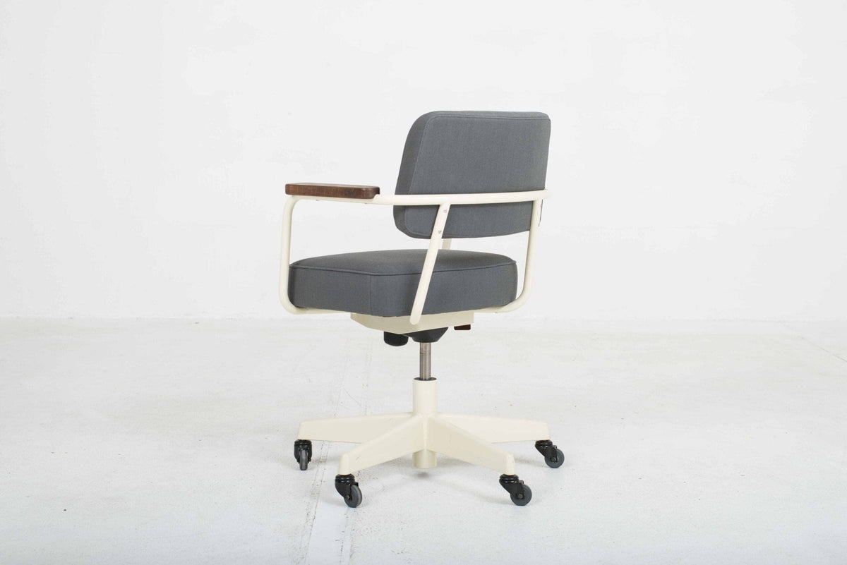 Fauteuil de bureau vintage "Fauteuil Direction Pivotant" de Jean Prouvé pour Vitra