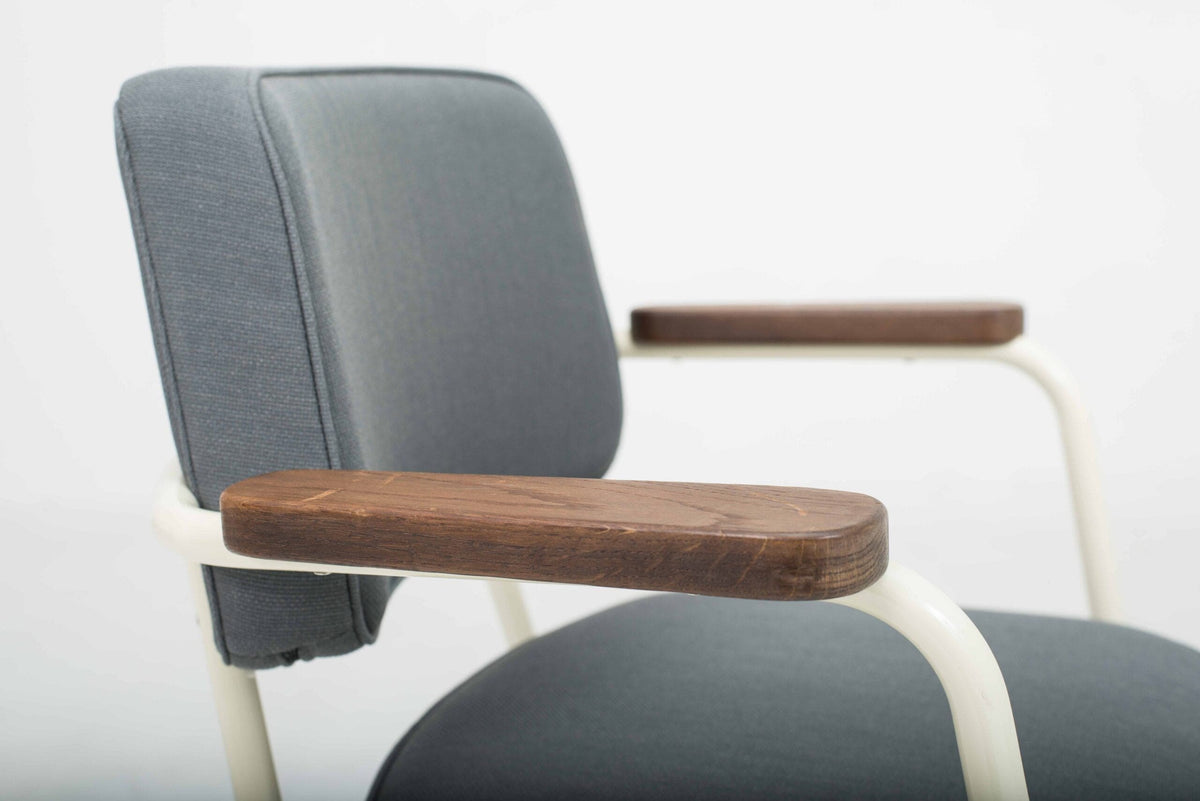 Fauteuil de bureau vintage "Fauteuil Direction Pivotant" de Jean Prouvé pour Vitra