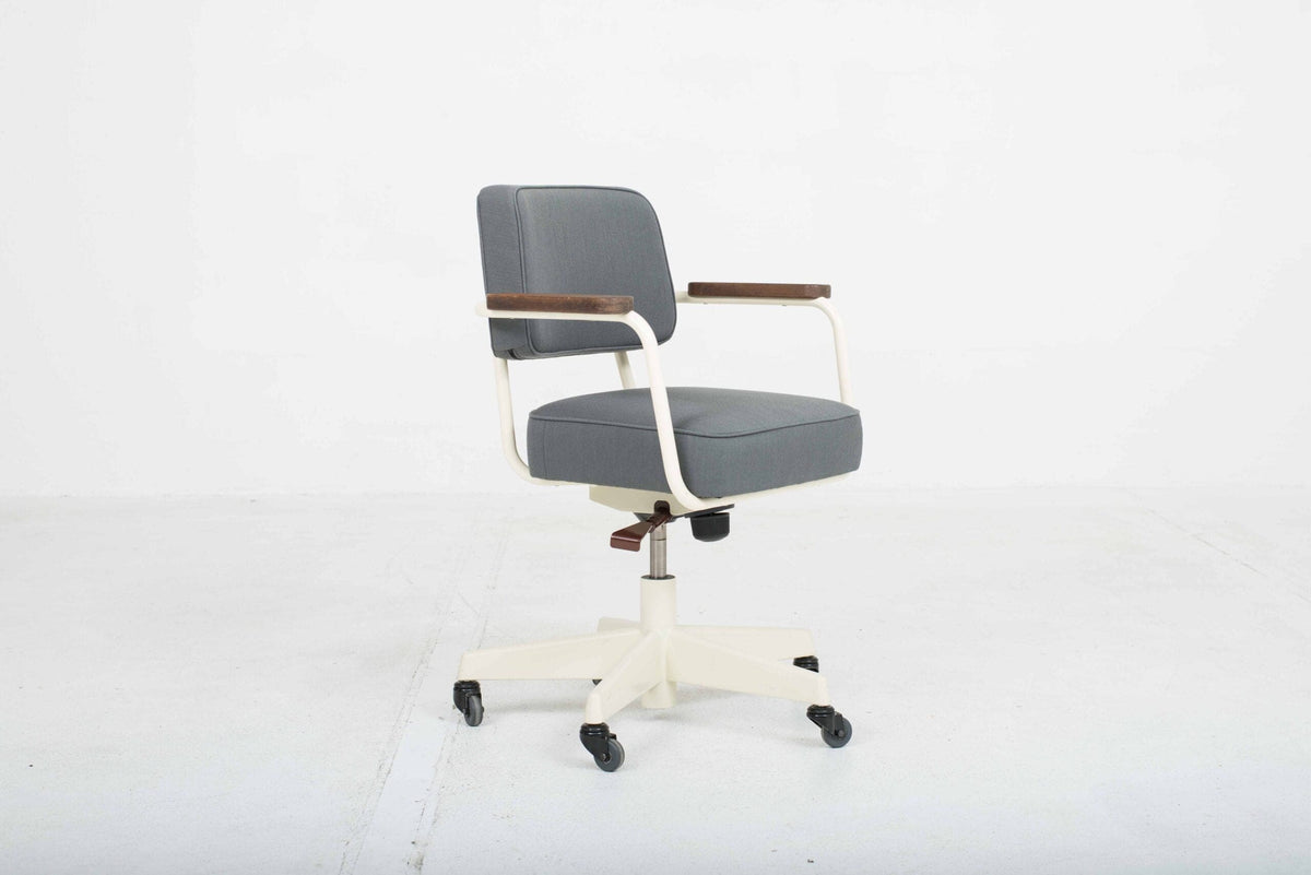 Fauteuil de bureau vintage "Fauteuil Direction Pivotant" de Jean Prouvé pour Vitra