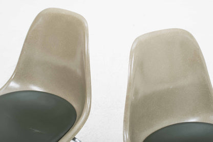 Chaise d'appoint vintage DSS en fibre de verre par Charles Eames pour Vitra en kaki