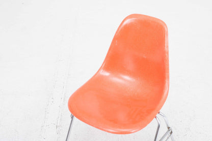 Vintage Fiberglas DSS Stuhl von Charles Eames für Vitra in Rotorange