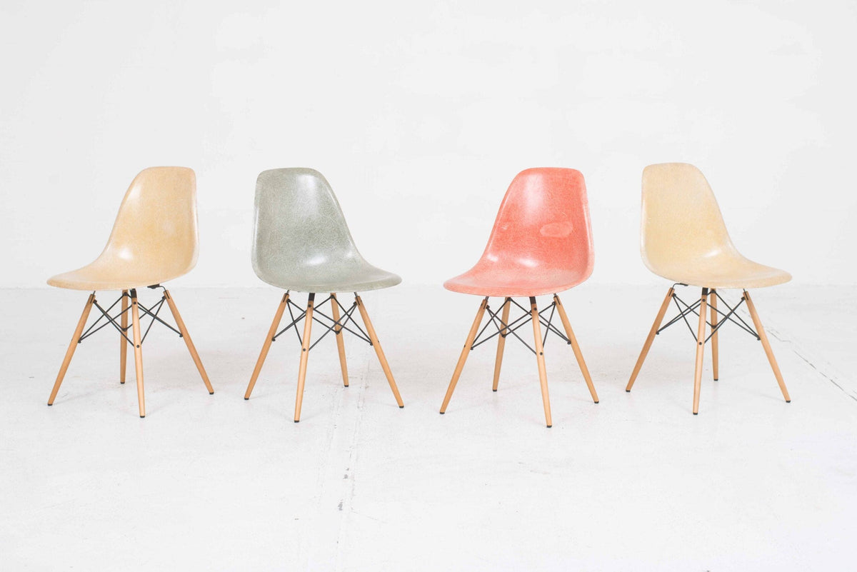 Chaise d'appoint vintage en fibre de verre DSW par Eames pour Vitra, lot de 4