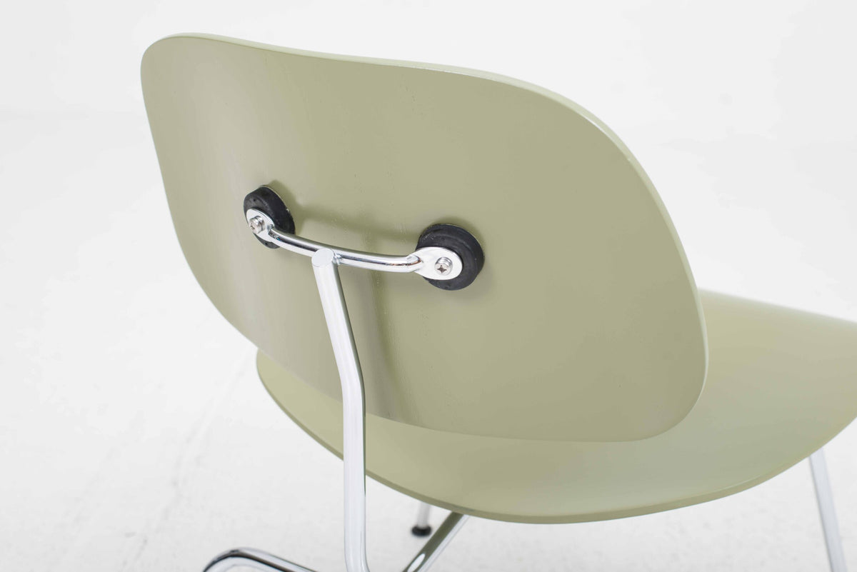 Vintage Loungesessel LCM von Charles und Ray Eames für Vitra, Schilfgrün