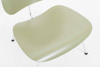 Vintage Loungesessel LCM von Charles und Ray Eames für Vitra, Schilfgrün