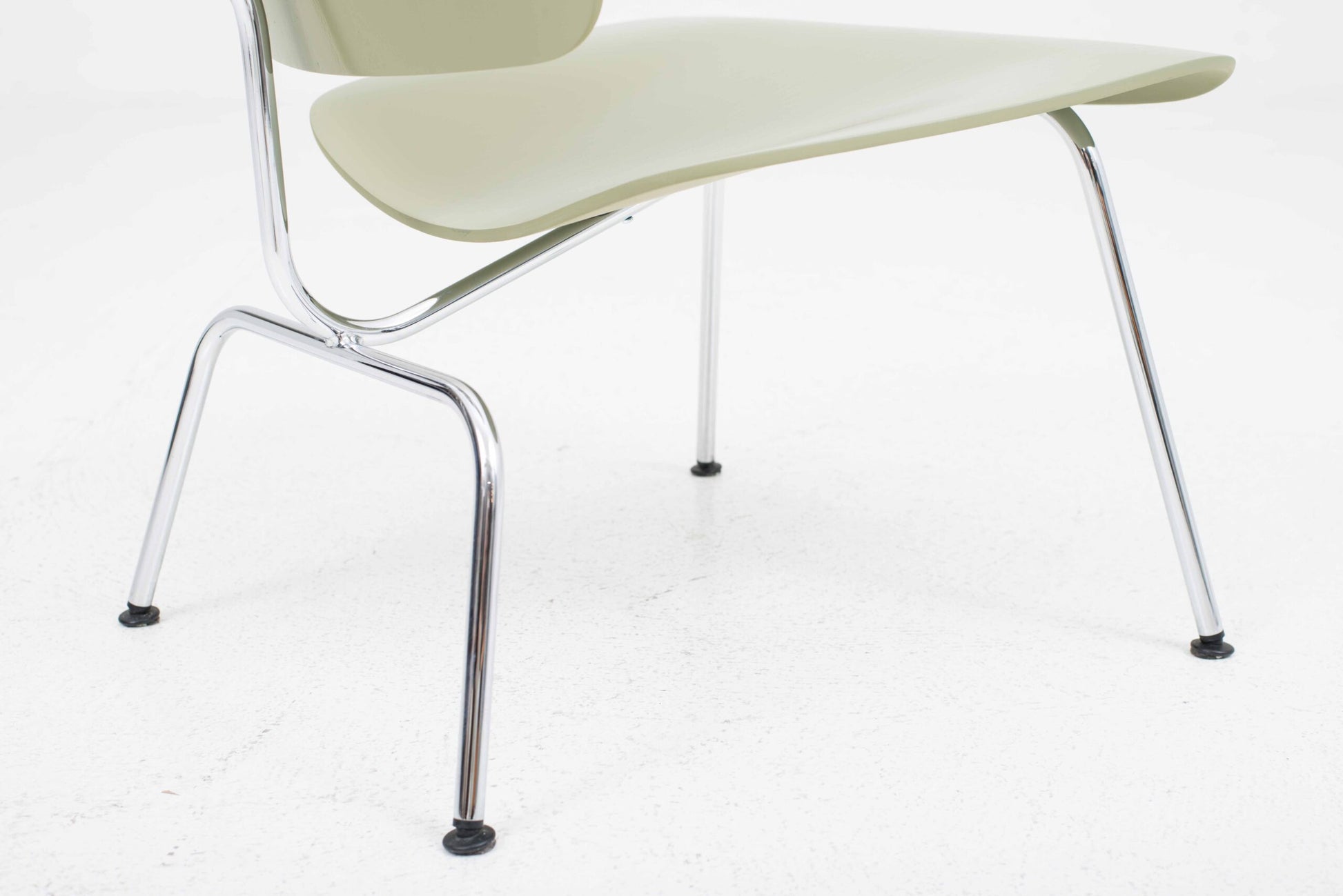 Vintage Loungesessel LCM von Charles und Ray Eames für Vitra, Schilfgrün