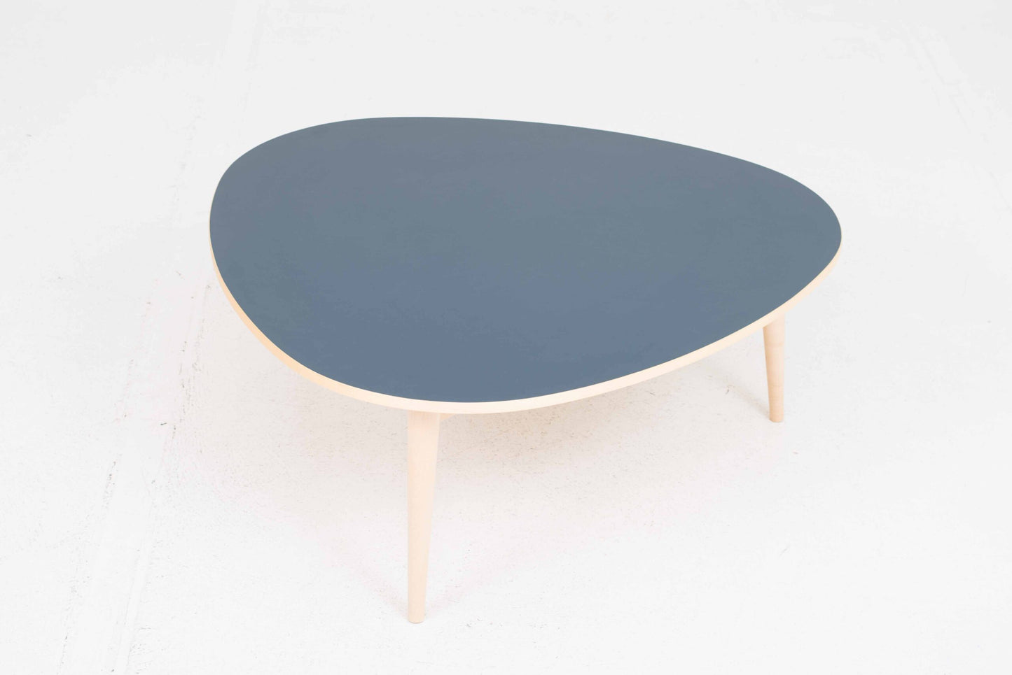 Vintage Couchtisch Dreirundtisch von Max Bill für wb form Smokey Blue