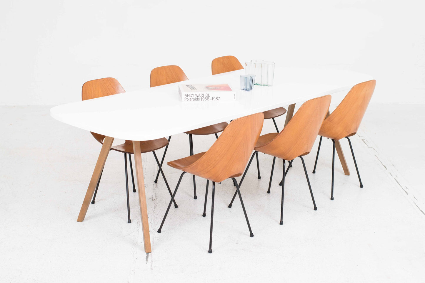 Table WOGG 43 par Jörg Boner pour WOGG